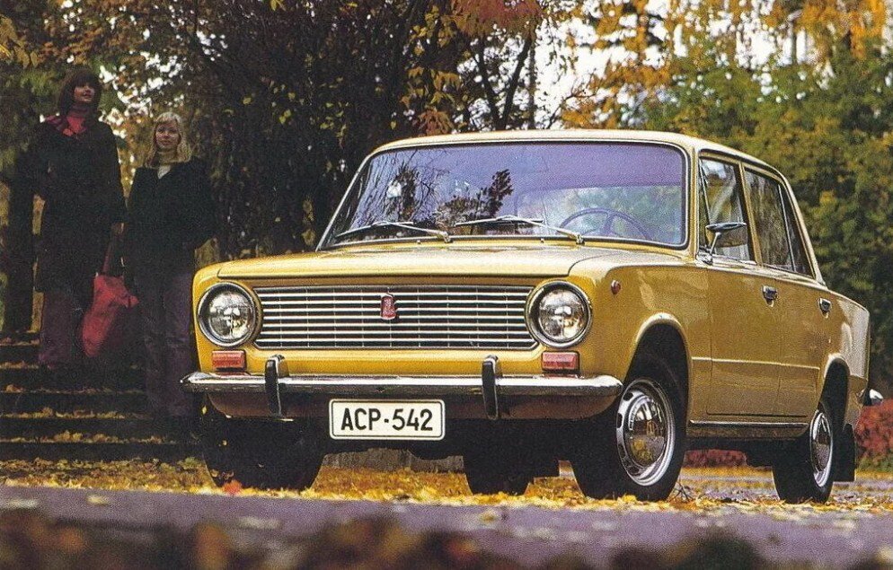 Советский человек к автомобильной технике относился с особым трепетом и уважением.