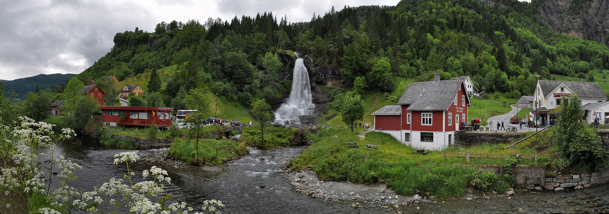 Водопад Steinsdalsfossen