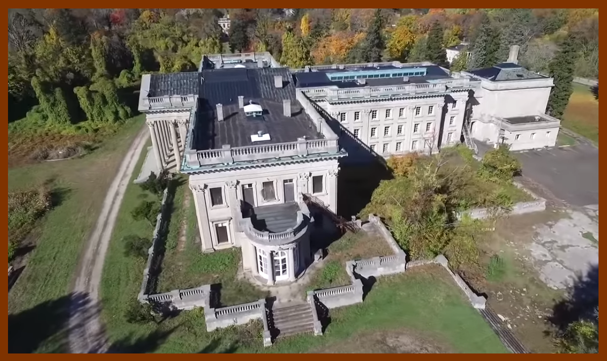 Линвуд Холл