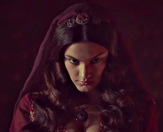 Кадр из сериала Великолепный век, Султан тоже человек, жена отжигает, прислав мужу любовницу