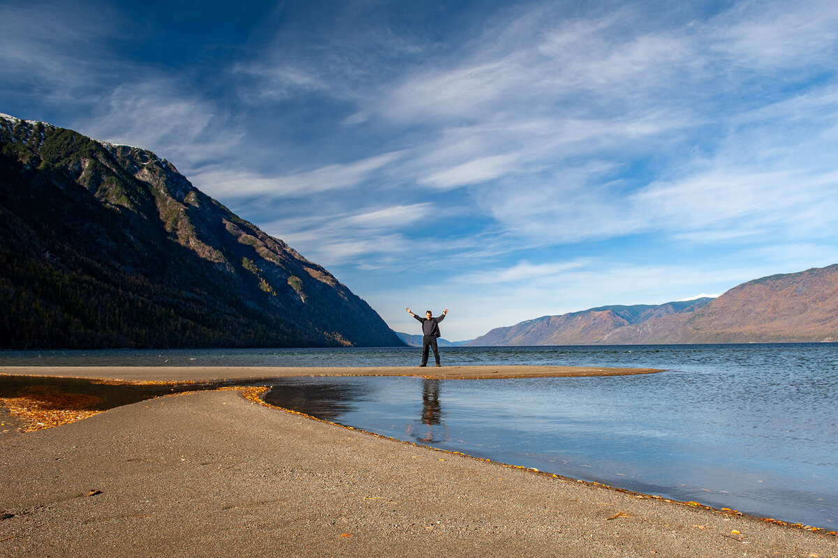 Когда добрался до южного берега Телецкого озера. Радость переполняет! Вы были там?