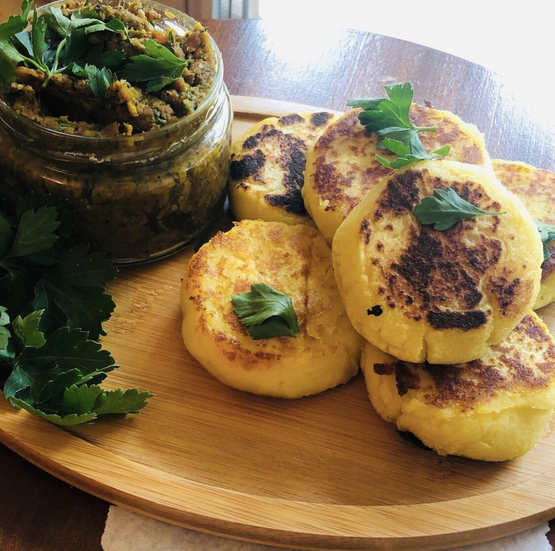 Картофельные сконы с грибным паштетом