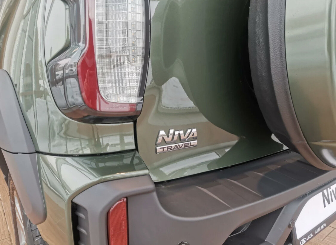 Щели просто кайф, я не кузовщик со стажем, но даже я вижу, что все печально. Про накрылок - все наглядно видно.