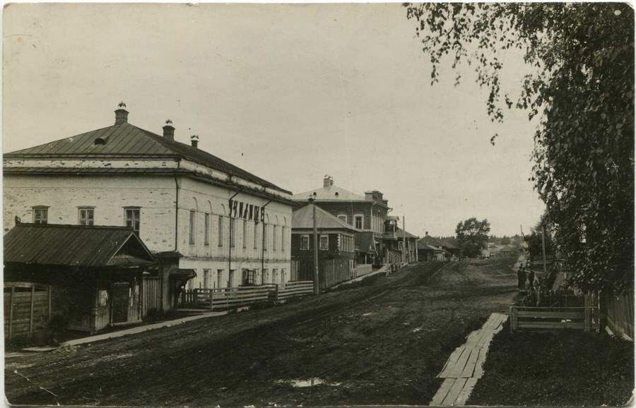 1900-1917. Добрянка. Софийское двухклассное приходское училище. Источник: pastvu.com
