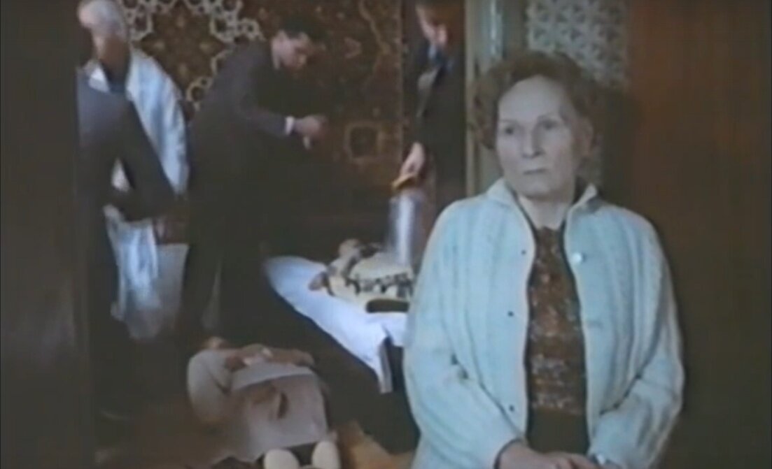 Кадр из фильма "Прикосновение", 1992 г.