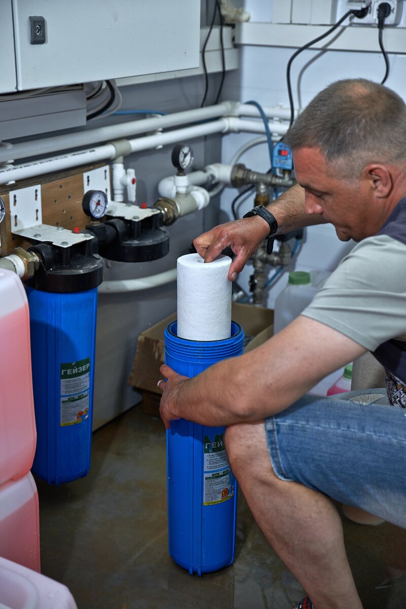 замена фильтров на водоподводящей трубе