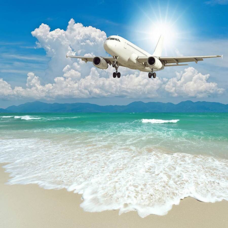 Самолет и пляж