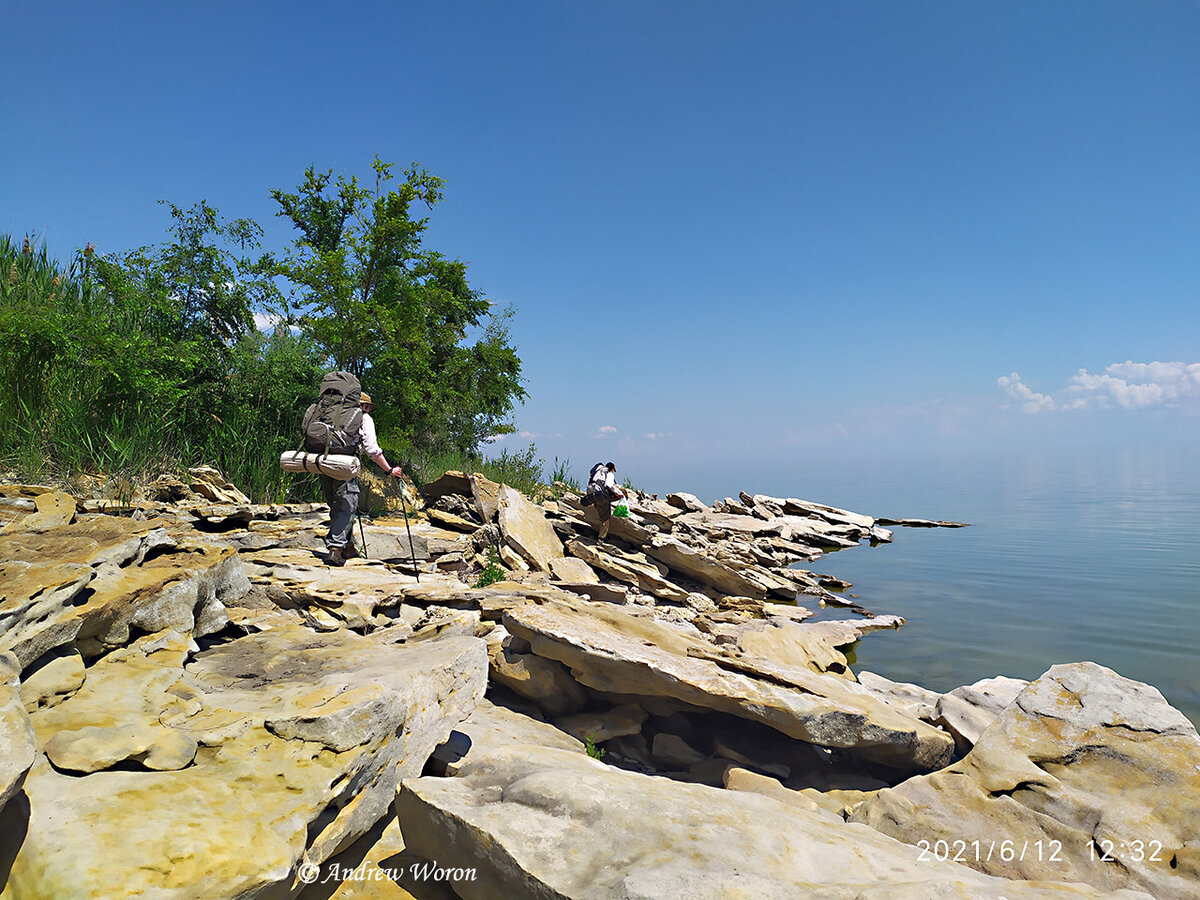 Огромные камни на берегу Цимлы