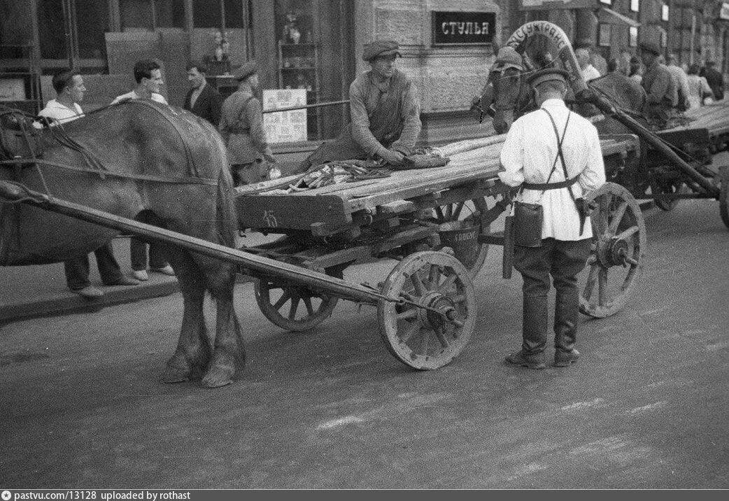 Старые фотографии здесь и далее – с портала pastvu.com