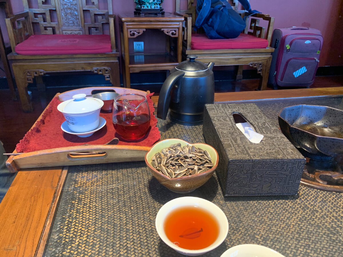 Выбираем чай домой) семечки в качестве закуски часто подают 