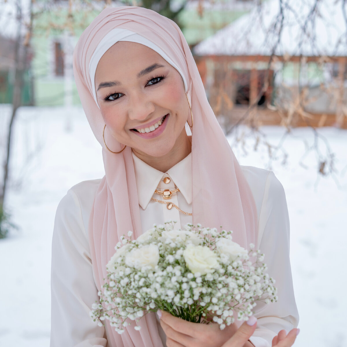 Приветствую, красотки! На канале вы найдёте полезные статьи о макияже, стиле и женственности. Подписывайтесь, чтобы не потерять.