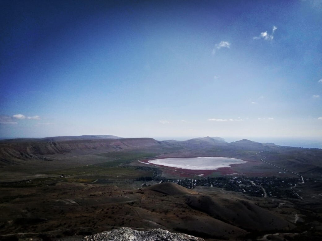 Гора Клементьева и озеро Бараколь.