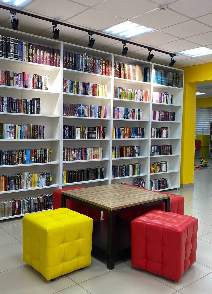 Красивая и современная библиотека, в которую хочется приходить