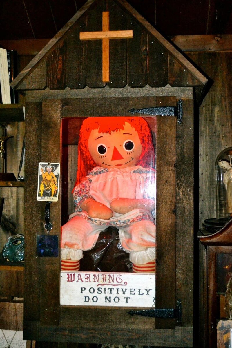 Мистический музей Уорренов – дом знаменитой и в то же время самой страшной куклы Аннабель