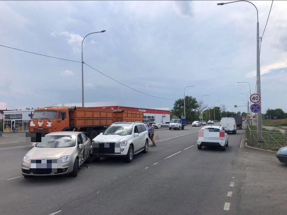     На момент аварии в машине было трое пассажиров. Все они получили травмы. Фото: отдел пропаганды УГИБДД