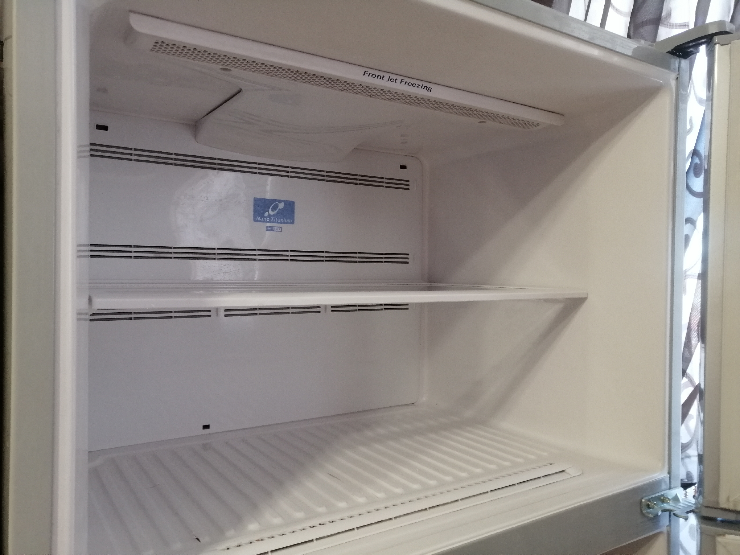 Нашла суперсредство для идеально чистого холодильника. Не оставляет и следа от грязи и запаха0