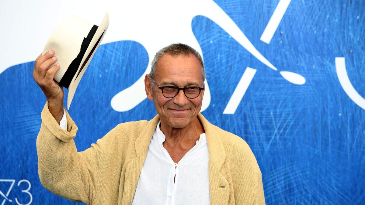    Режиссер Андрей Кончаловский на фотоколле фильма "Рай" на 73-ом Венецианском кинофестивале© РИА Новости / Геннадий Авраменко
