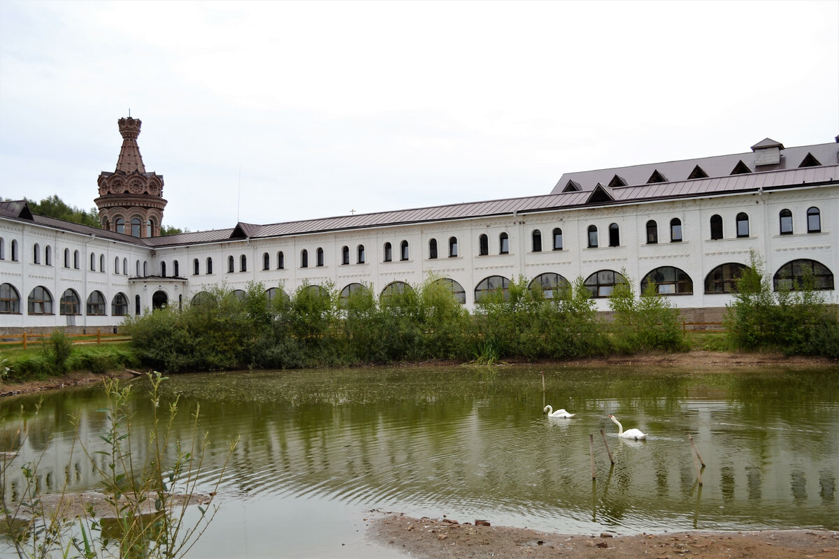 Монастырский пруд
