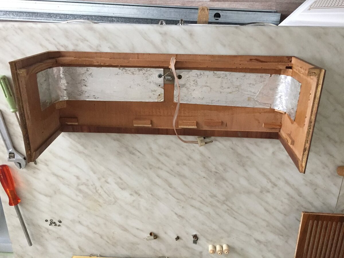 как оказалось есть любители не только дерева, но и радио. 