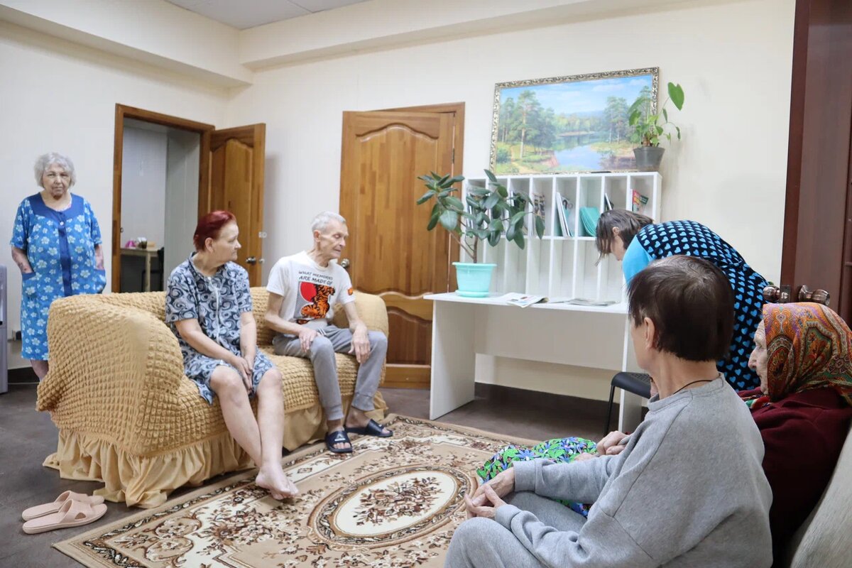 Пансионат для престарелых людей 88007754613 добро. Дом престарелых в России.