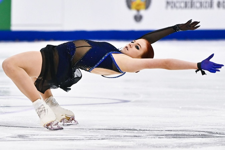 Фото взято с сайта https://www.championat.com/figureskating/article-4901237-aleksandra-trusova-chto-sluchilos-s-bolelschikom-na-gran-pri-v-samare-perspektivy-figuristki-pered-chempionatom-rossii.html