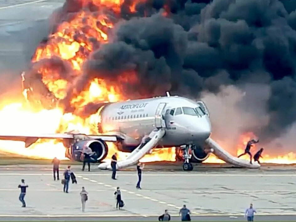 5 мая 2019 года. Sukhoi Superjet 100 совершил аварийную посадку в Шереметьево