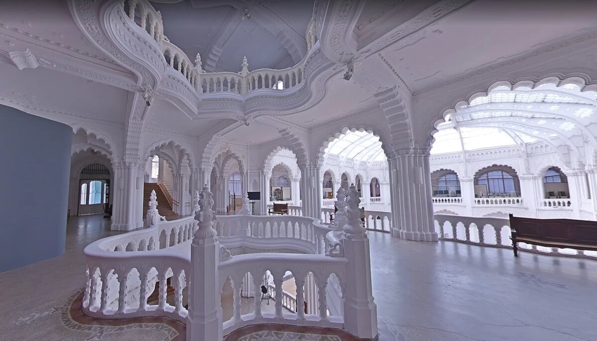 Интерьер Музея прикладного искусства в Будапеште. Фото: Google    