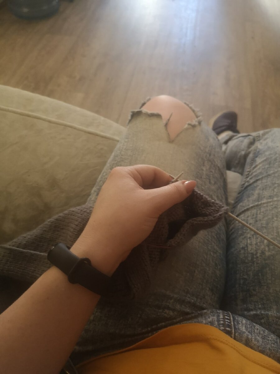 Вяжем на обеде: в офисе и на улице