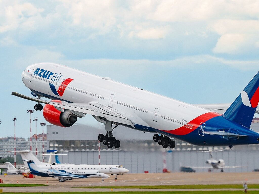 авиакомпания Аzur Air