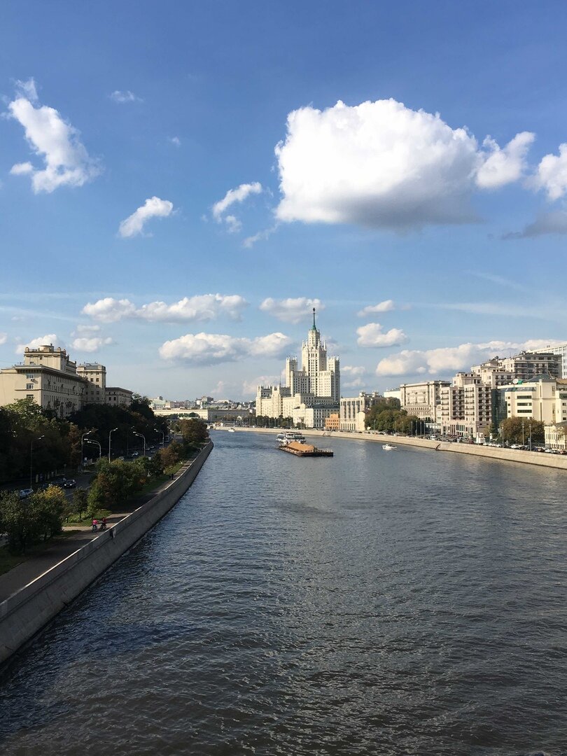 Вид на Москва-реку. Фотография - Александр Шергаев.