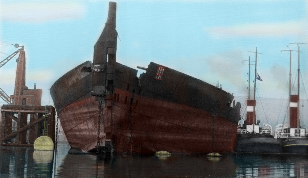 Списывают с парохода. Титаник Мавритания Олимпик. RMS Olympic 1935. Олимпик корабль на металлолом. Олимпик корабль утилизация.