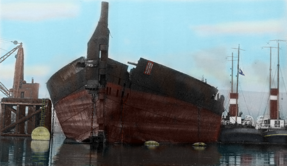 Нити разрезали корабль. Титаник Мавритания Олимпик. RMS Olympic 1935. Олимпик корабль на металлолом. Корабль Олимпик на утилизации.