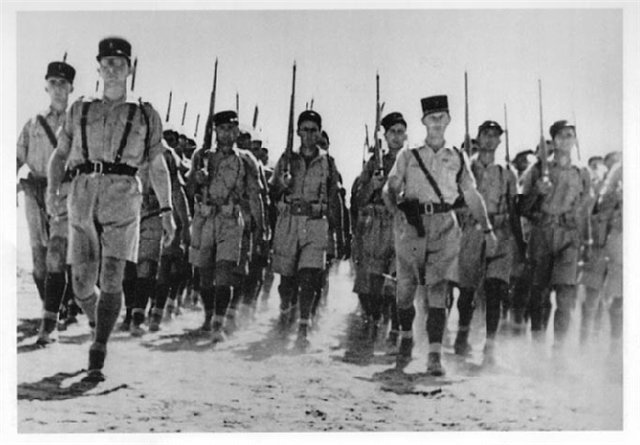 Легионеры на марше. Источник: https://twitter.com/Pavlo_Esqobaren/status/900234805941587968