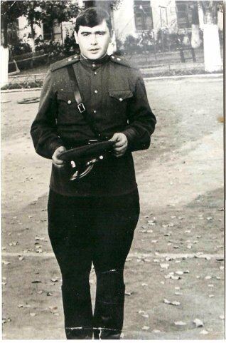 Анатолий Днепров в армии