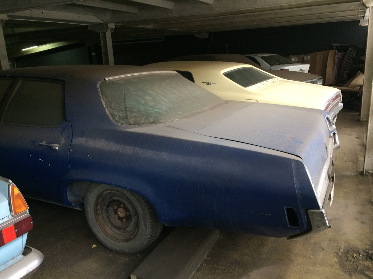 фото-карусель можно листать -->