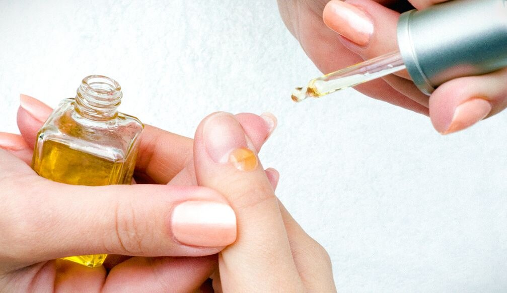 Ухажиаем за ногтями