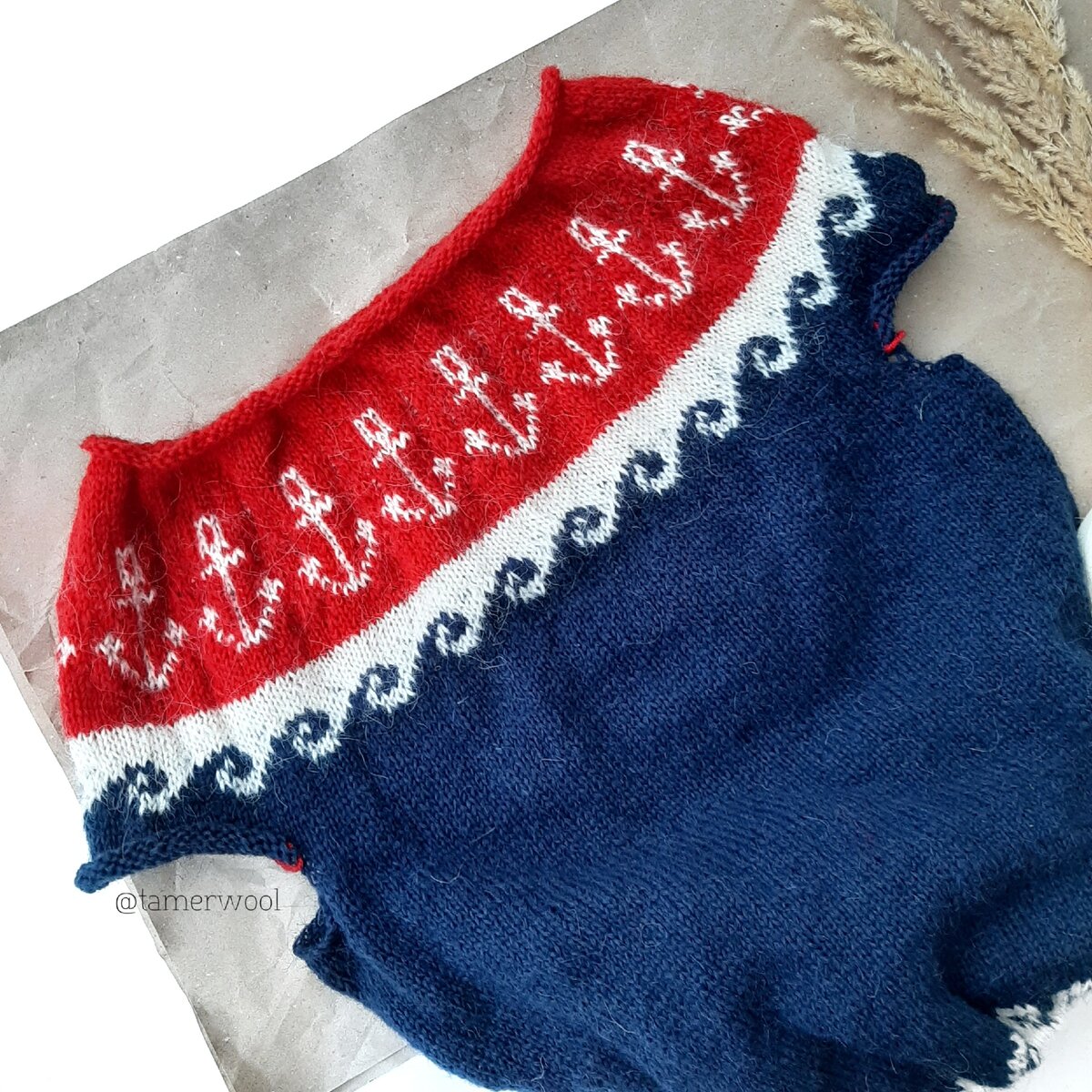 Очень новогодний получилось сочетание цветов! Северно-новогодний!