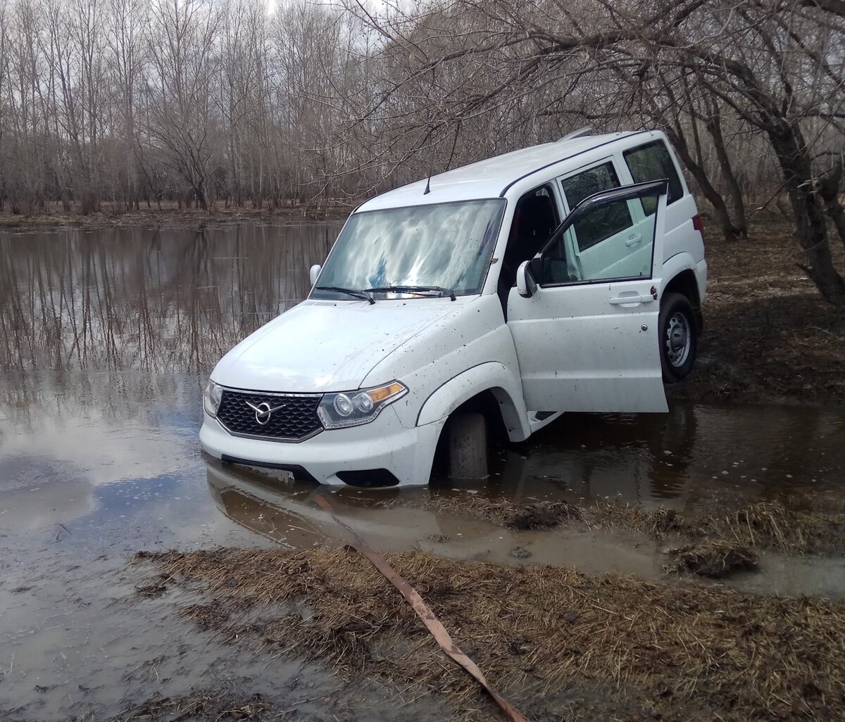 uaz 3163