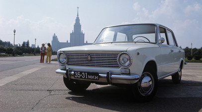 С 20 июля 1966 года началась история Тольяттинского автомобильного завода .  Именно с тех пор эта дата считается днем рождения АВТОВАЗа. И вот с тех далёких времён и по сей день на нем выпускают автомобили. 