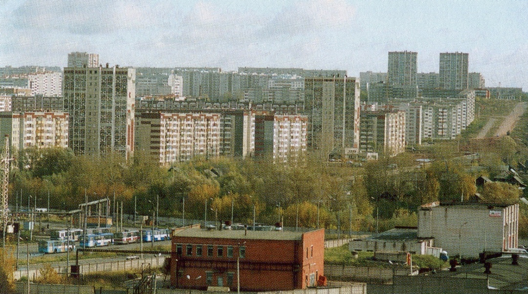 Старый ижевский. Ижевск в 80-е годы. Ижевск 1989. Улица Чугуевского Ижевск. Улица Василия Чугуевского.