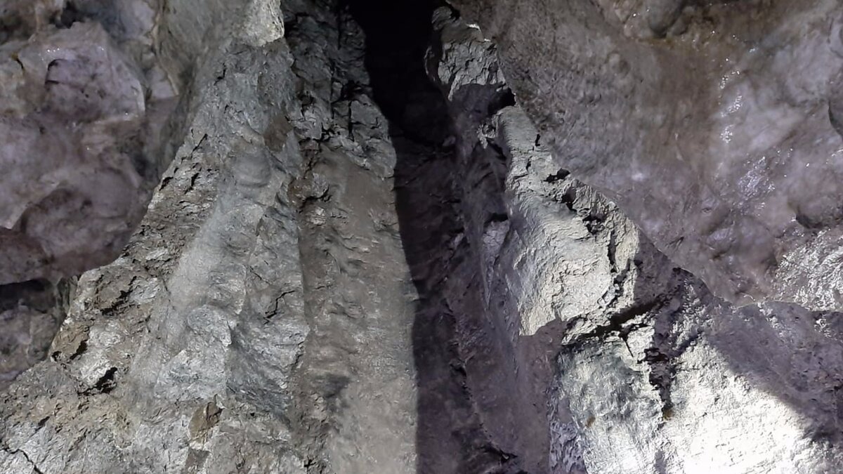 Фото автора. Органная труба в гроте Эфирный в Кунгурской ледяной пещере