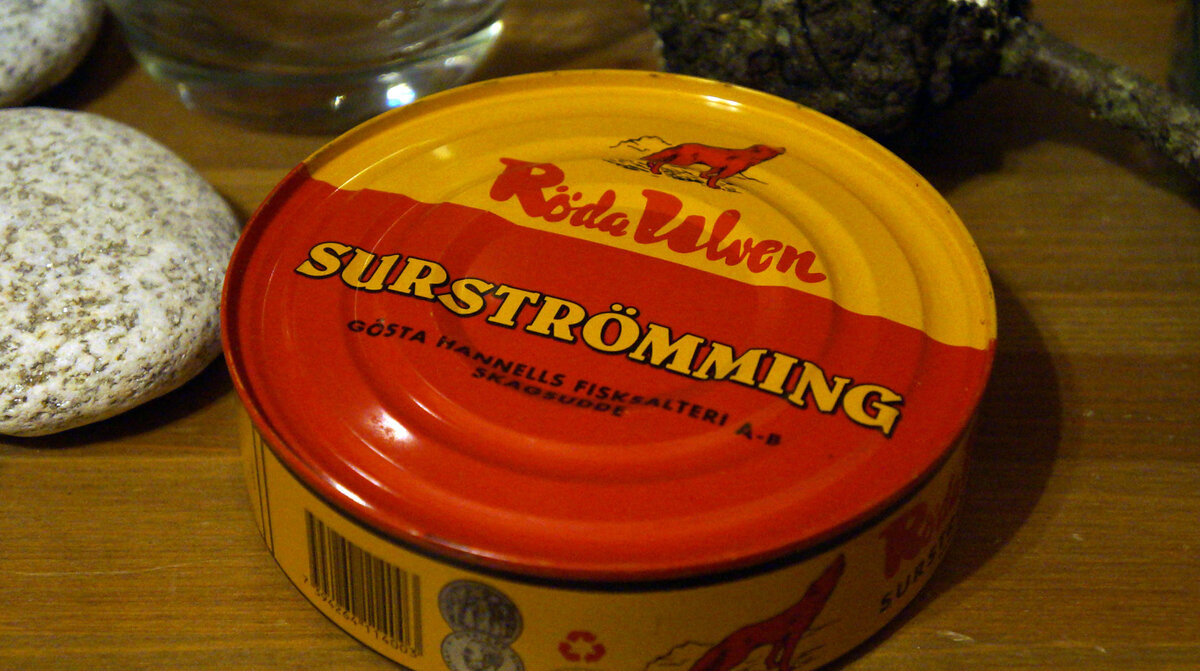 Свежая банка Roda Ulven Surstromming, еще почти не раздулась