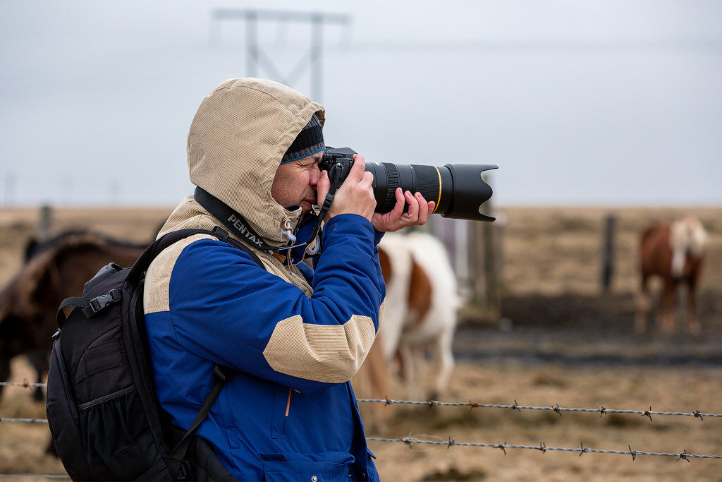 Автор работает