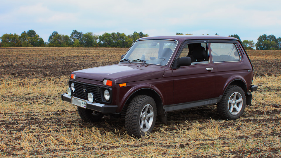 Спортивную Lada Niva Legend с мощным мотором показали на фото и видео