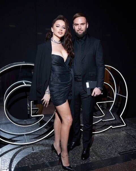 Asti часто делится фотографиями с женихом в Instagram