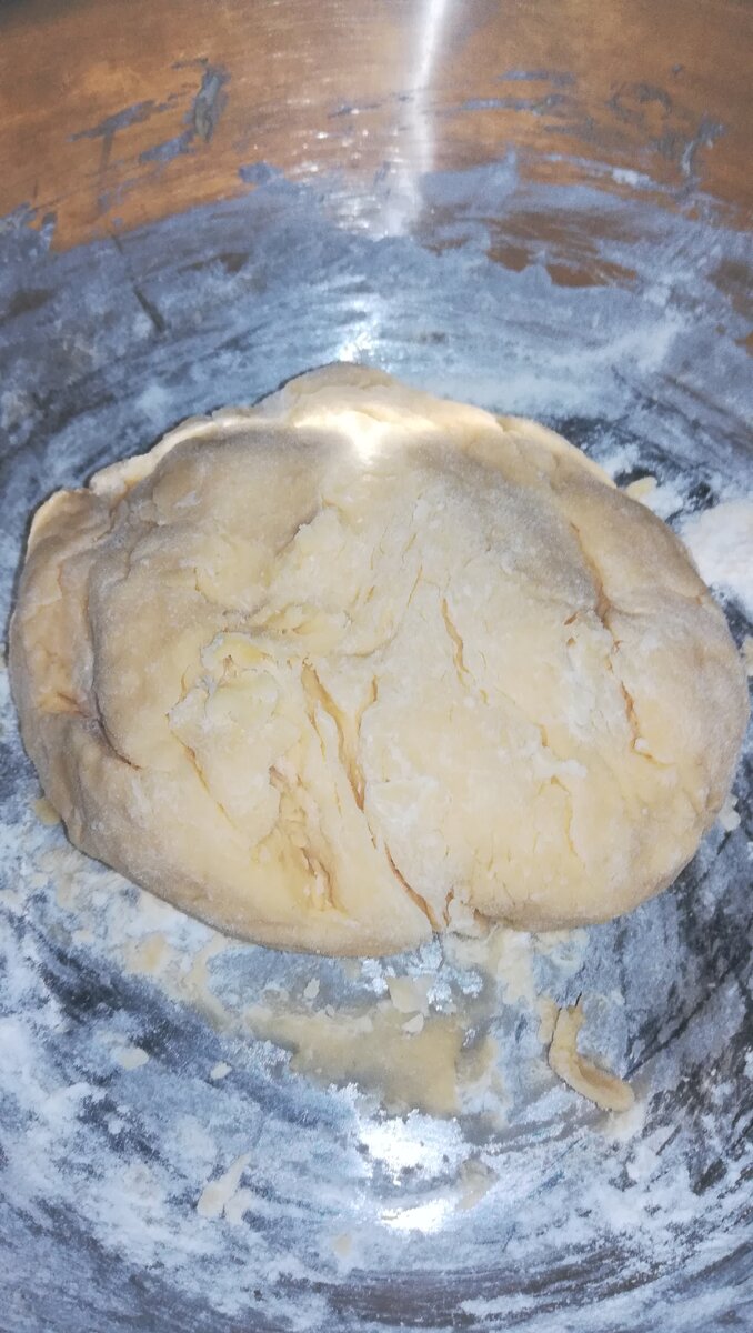 Готовое тесто накрываем пленкой и в холод