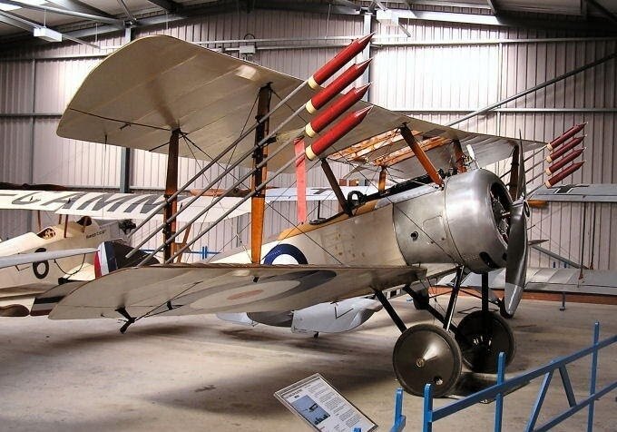  Аэроплан Farman с противоаэростатными ракетами Le Prieur