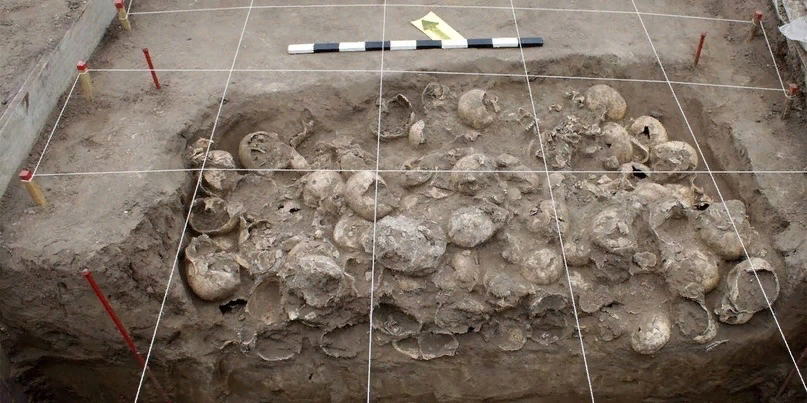 Вот так слой за слоем, с привязкой к местности и жёсткой документальной фиксацией всех находок