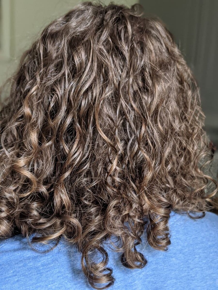 Результат использования косметики для кудрявых волос DM неутешителен - кудри намного слабее, чем от других средств