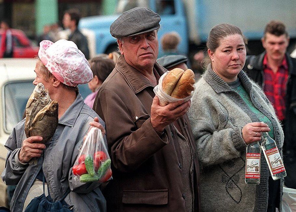 Это 90-е годы. Стресс, выживание. 